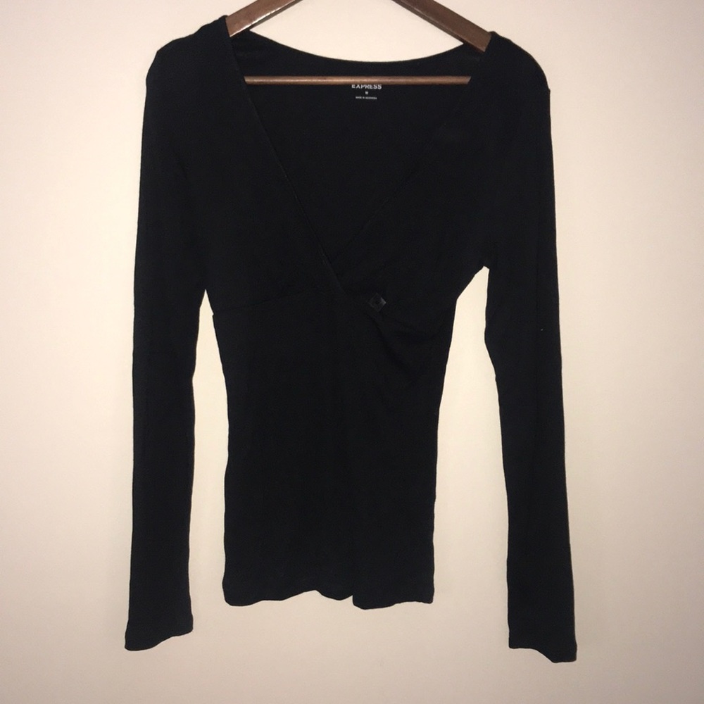Express size M. deep v-neck long sleeved top.
